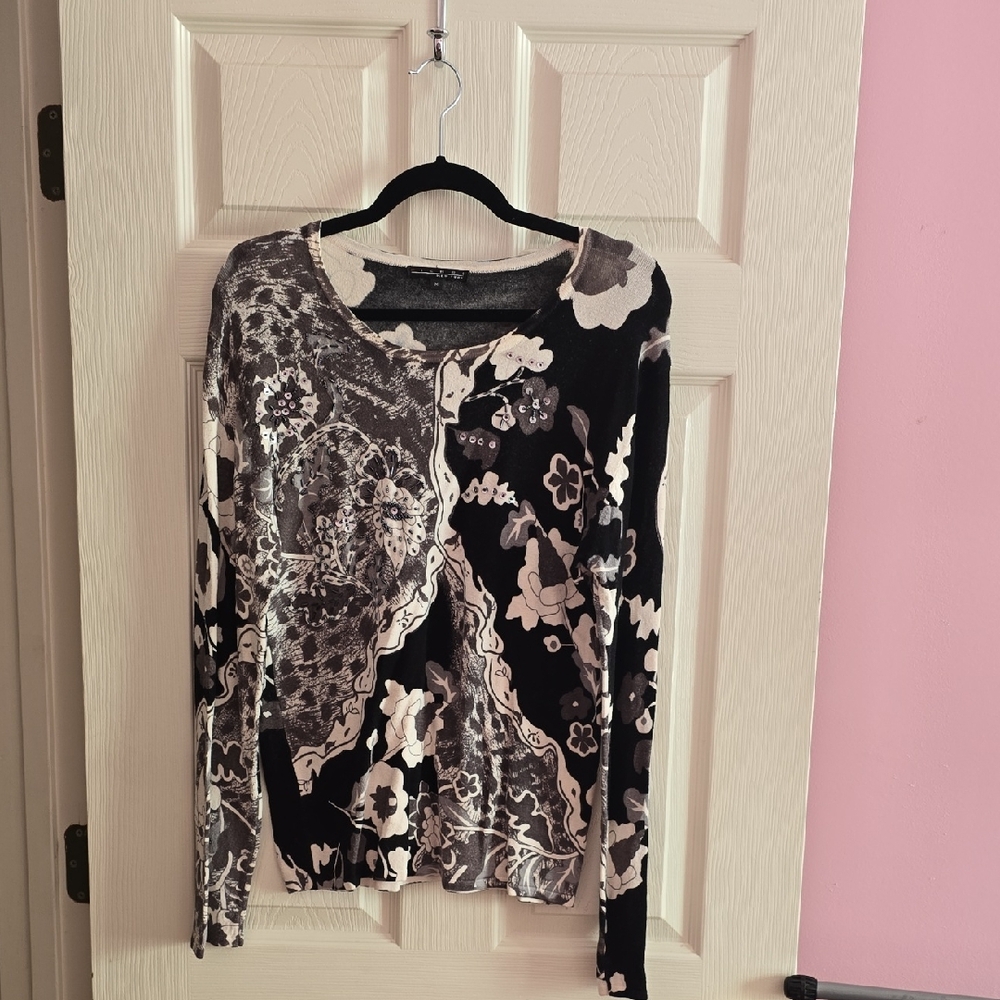 Pierri New York Black‎ and Gray Floral Long Sleeve Top